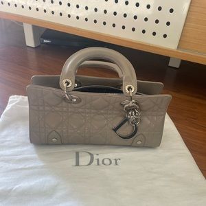 LIKE NEW CHRISTIAN DIOR
Vintage East West Lady Dior Bag